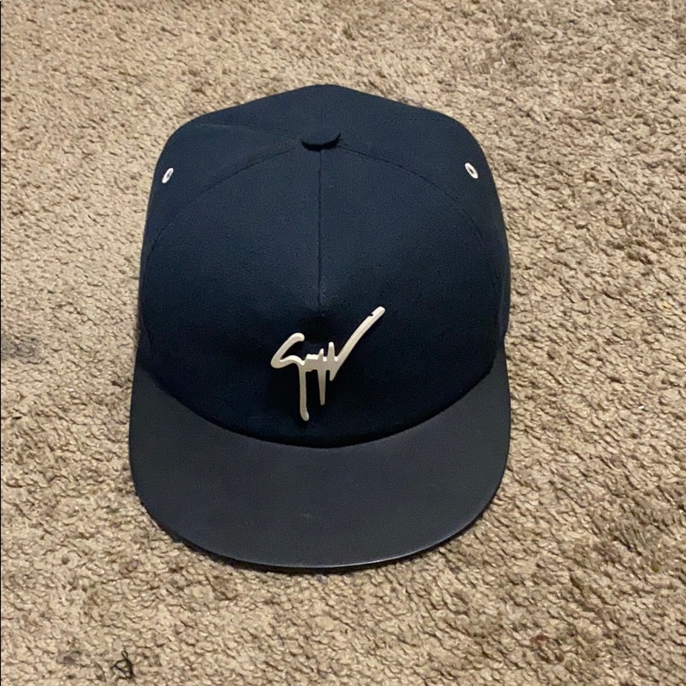Giuseppe Hat